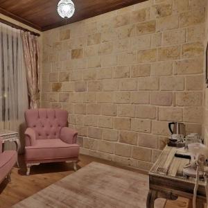 Elevres Stone House - 225