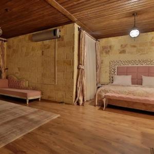 Elevres Stone House - 72