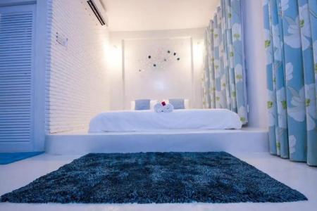 Laemsing Whitehouse - 68