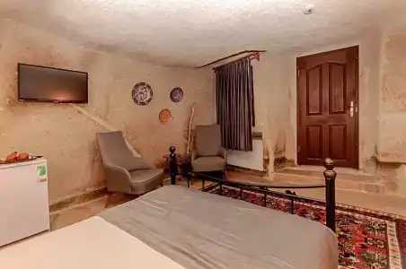 Nessa Cave - 140