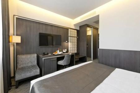 Congress Avenue - 60