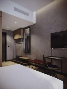 Radisson Red - 105