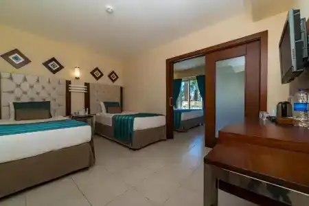 Kamelya K Club - 211