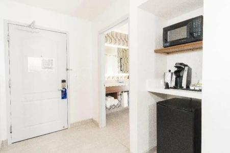 Holiday Inn Express Hollywood Walk Of Fame, An Ihg - 266