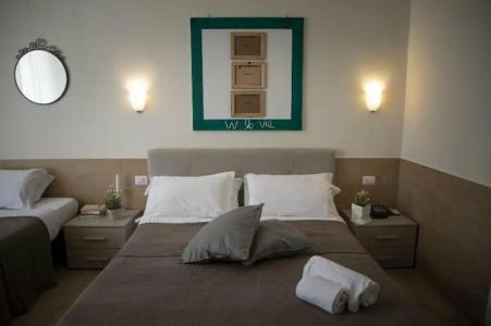 Ideal Boutique - 411