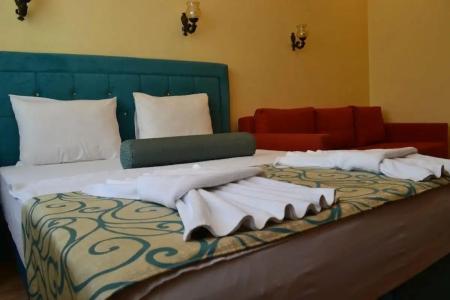 Riverland Suites - 418
