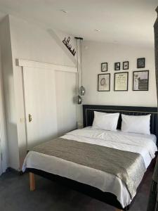 Corner Hot - 65