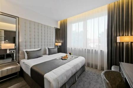 Congress Avenue - 64