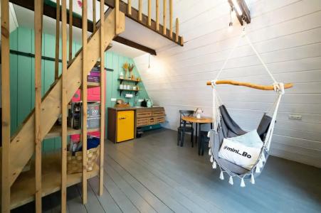 Треугольный стильный дом рядом с сыроварней - 111