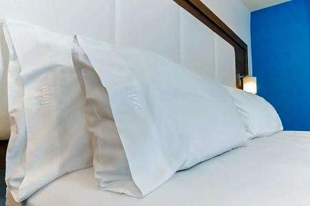 Holiday Inn Express Hollywood Walk Of Fame, An Ihg - 280