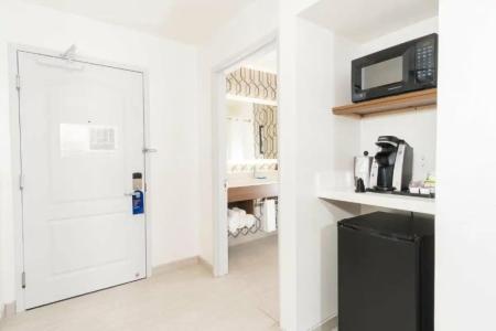 Holiday Inn Express Hollywood Walk Of Fame, An Ihg - 64