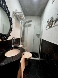 Corner Hot - 105