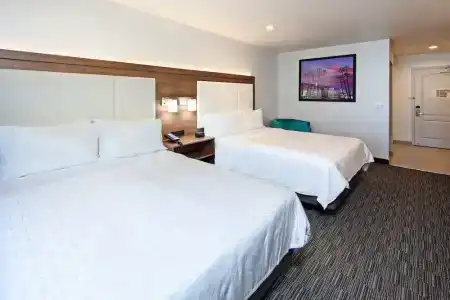 Holiday Inn Express Hollywood Walk Of Fame, An Ihg - 311