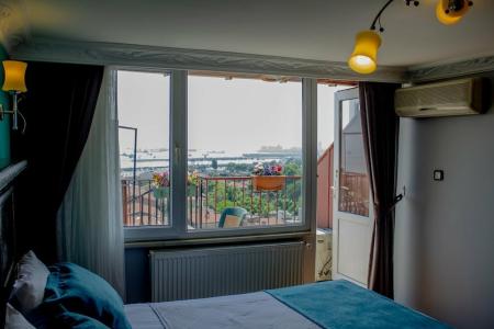 Tulip House - 111