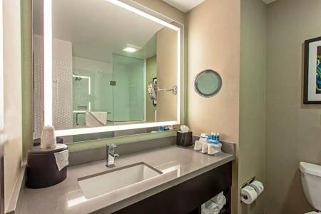 Holiday Inn Express Hollywood Walk Of Fame, An Ihg - 163