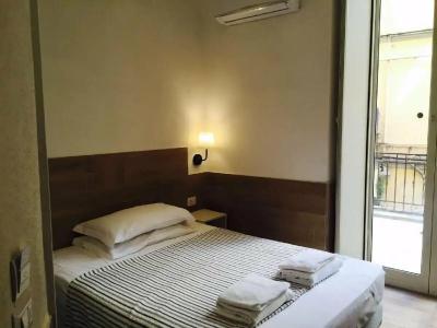 Ideal Boutique - 592