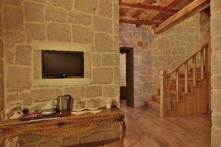 Elevres Stone House - 300