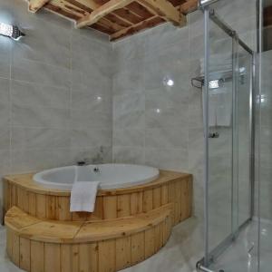 Elevres Stone House - 337