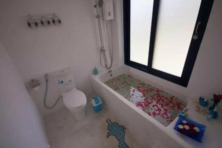 Laemsing Whitehouse - 61