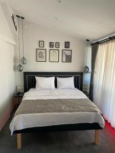 Corner Hot - 63