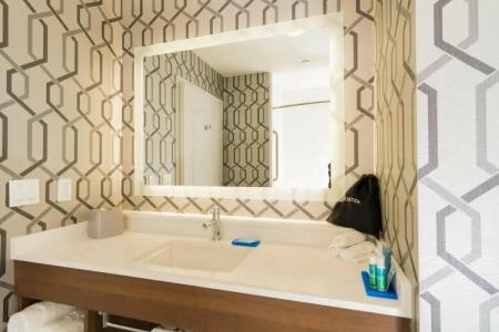Holiday Inn Express Hollywood Walk Of Fame, An Ihg - 76