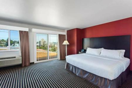 Holiday Inn Express Hollywood Walk Of Fame, An Ihg - 181