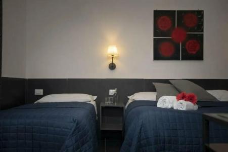 Ideal Boutique - 640