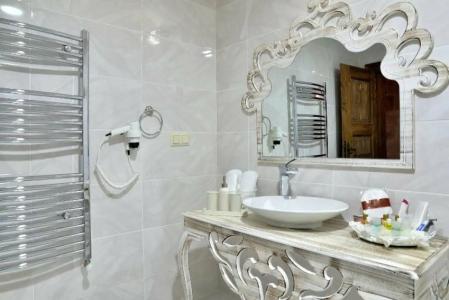 Elevres Stone House - 226