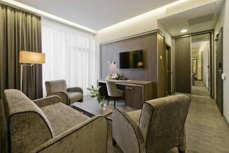 Congress Avenue - 79