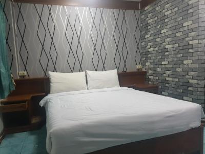 Marine Paradise - 100