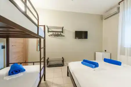 Азовский - 83