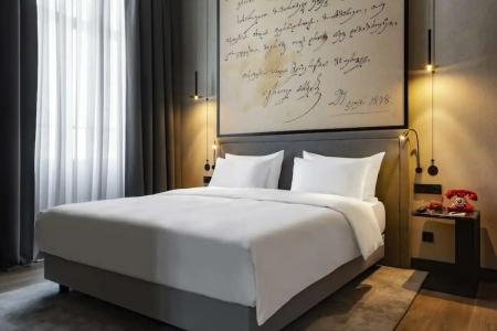 Radisson Red - 132