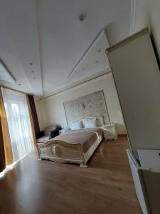 Motzart Hall - 115