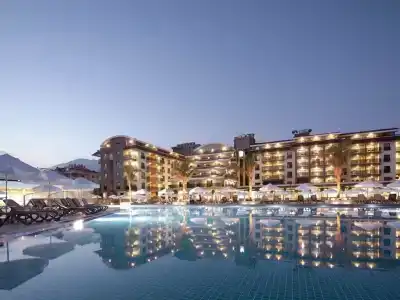 Green Garden Resort & Spa - 325