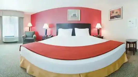 Holiday Inn Express Hollywood Walk Of Fame, An Ihg - 341