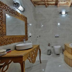 Elevres Stone House - 227