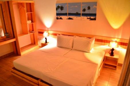Crystal Dhiffushi - 16