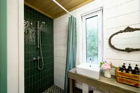 Треугольный стильный дом рядом с сыроварней - 110