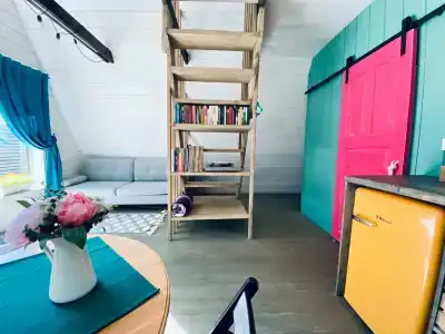 Треугольный стильный дом рядом с сыроварней - 104