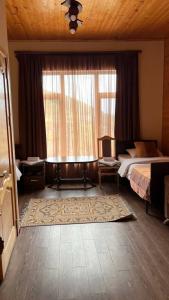 Kirch & Restaurant - 135