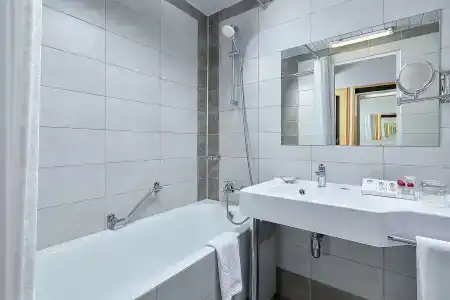 Служба бронирования и размещения Ника - 90