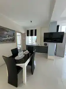 На ладони - 77