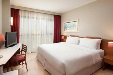 Four Points by Sheraton Barcelona Diagonal - 52