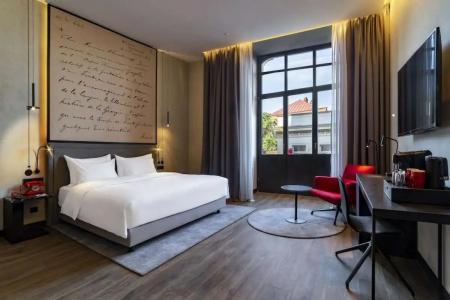 Radisson Red - 114