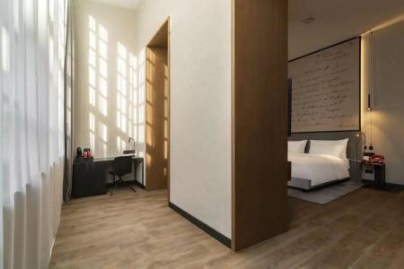 Radisson Red - 124