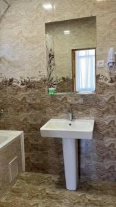 Kirch & Restaurant - 155