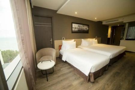 Nha Trang Beach - 142
