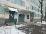 Нижнее спальное место на двухъярусной кровати в общем номере для женщин 
