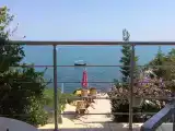 С видом на море
