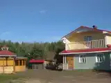 Домик у пруда